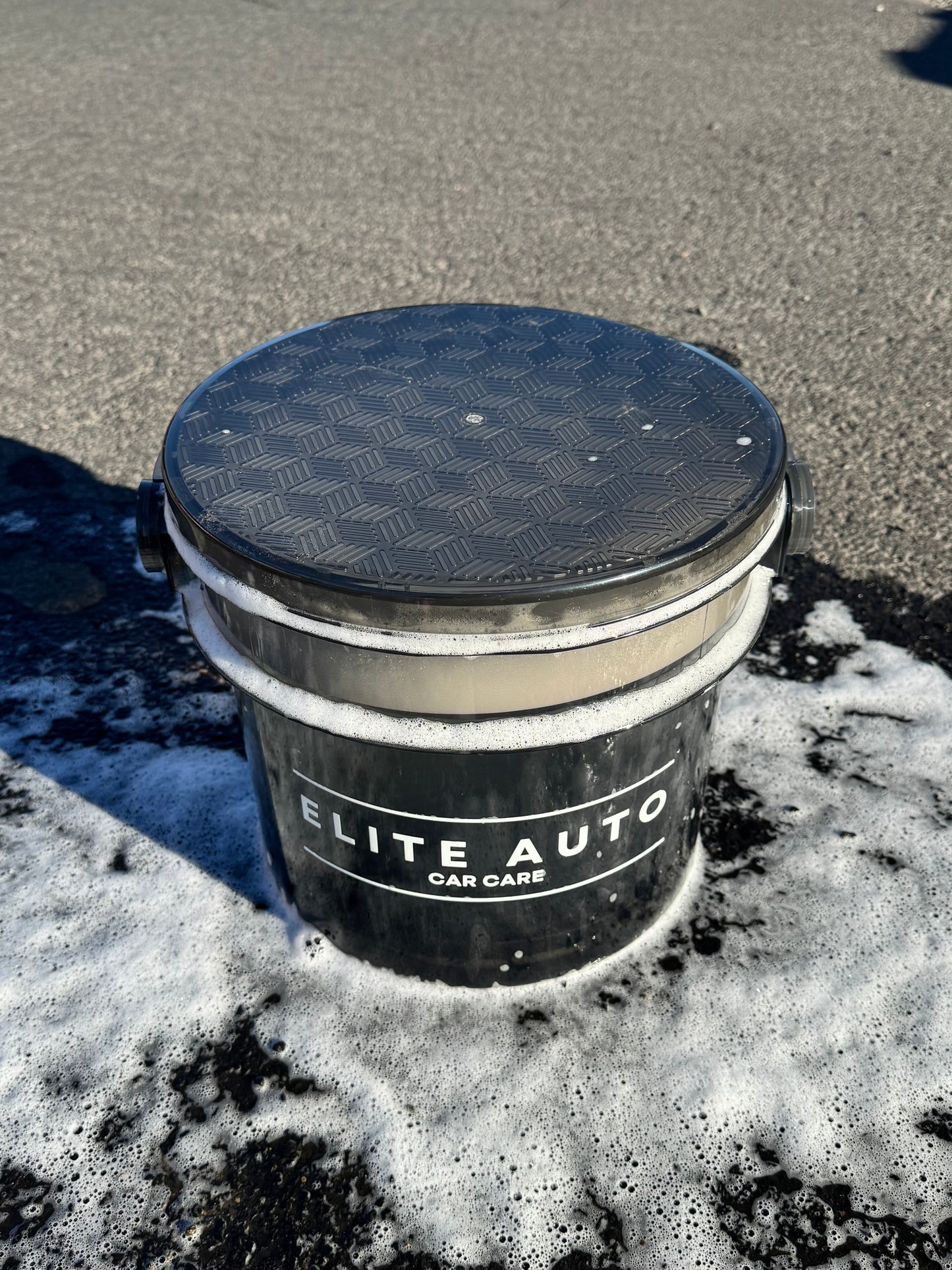 ELITE AUTO Car Care Wash Bucket with Grit Guard and Lid